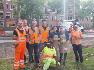 Medewerkers supermarkt trakteren op taart